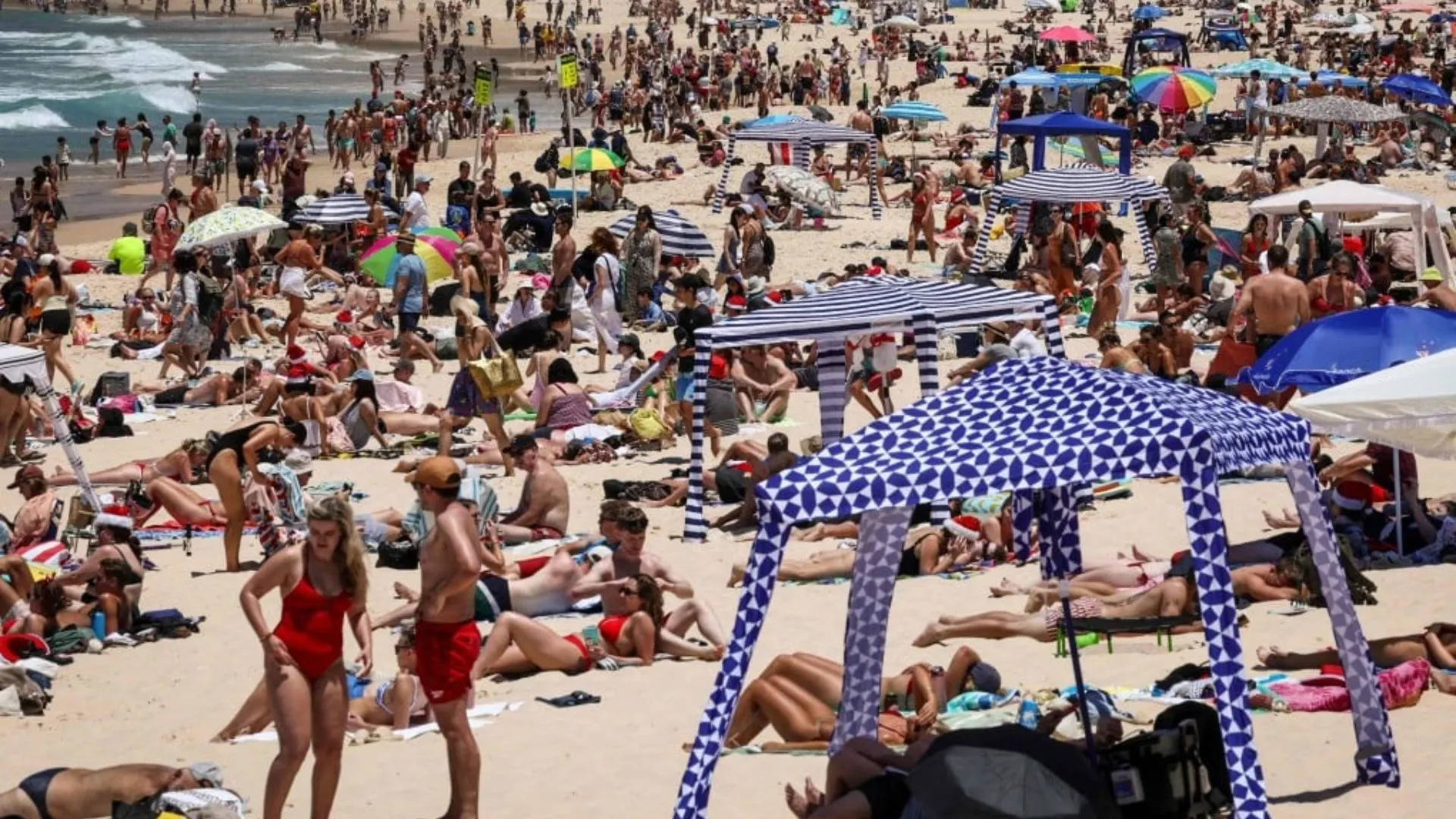 Australian PM Weighs In on Cabana Debate: ‘Everyone Owns the Beach’