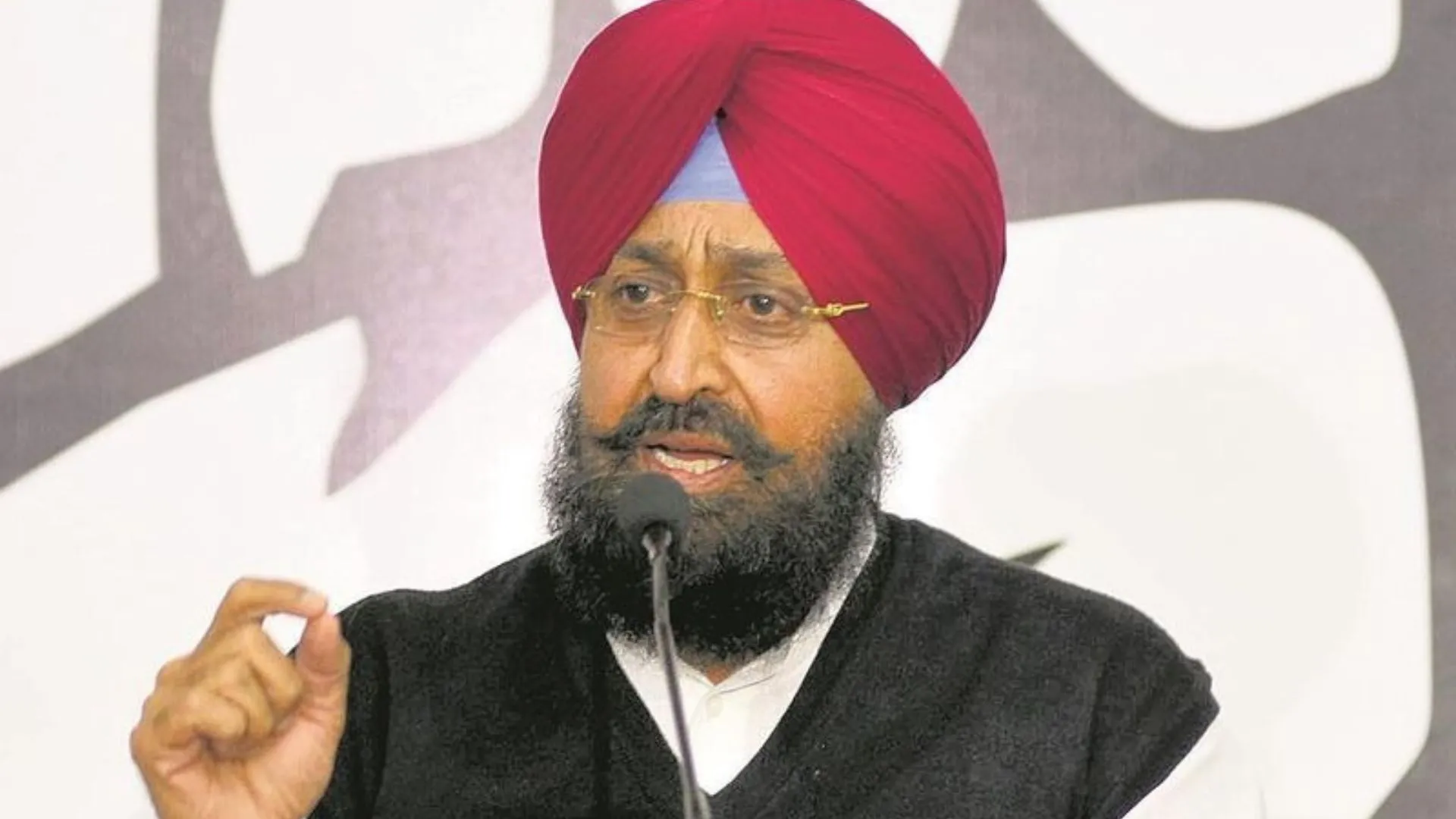 Bajwa seeks Bharat Ratna for Late PM Manmohan Singh