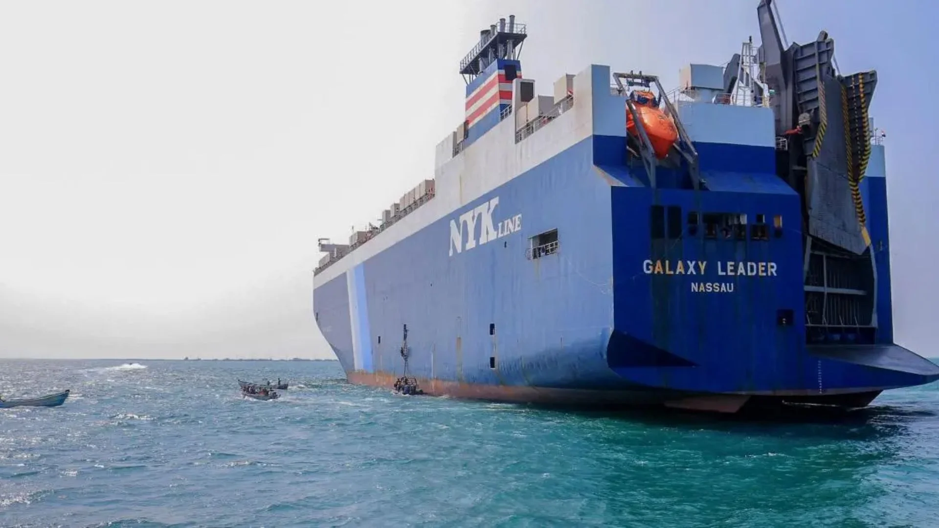 Houthis Continue Red Sea Assault, Targets Merchant Ships