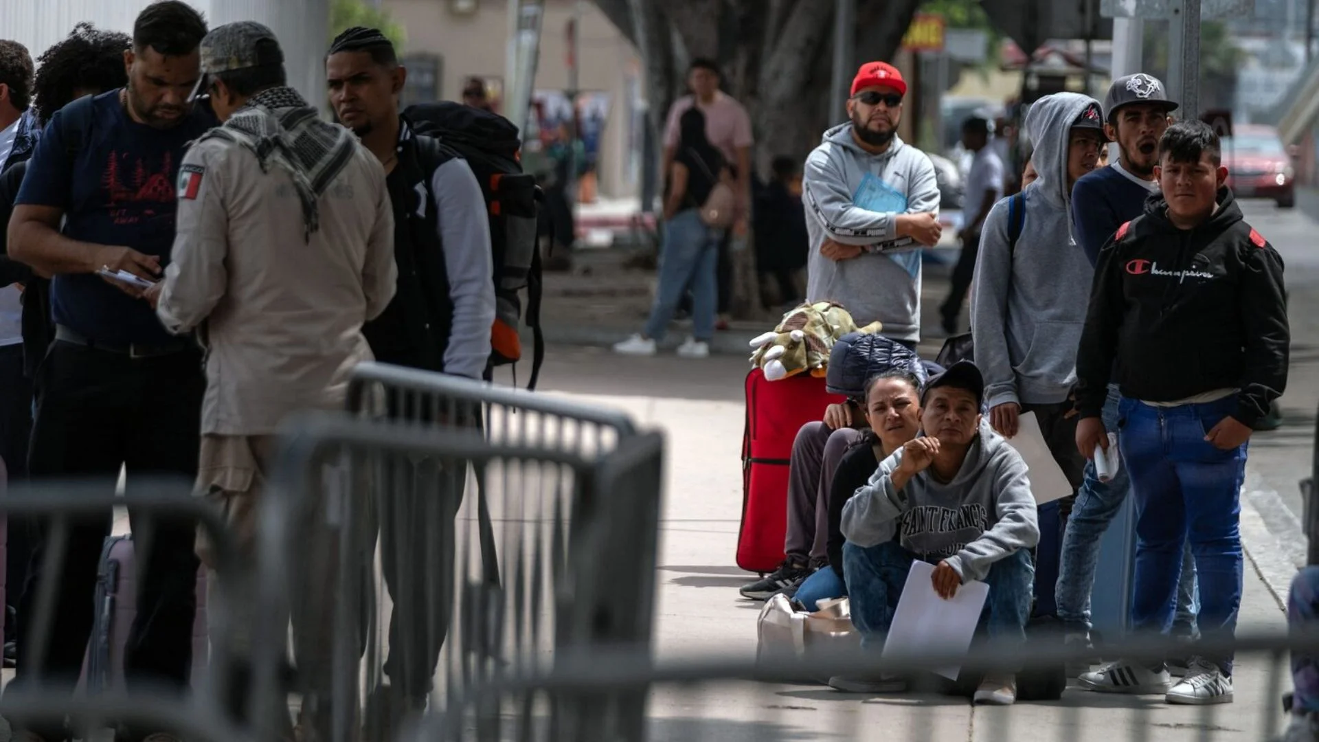Biden Shields 830,000 Salvador & Venezuela Immigrants From Deportation, Despite Trump