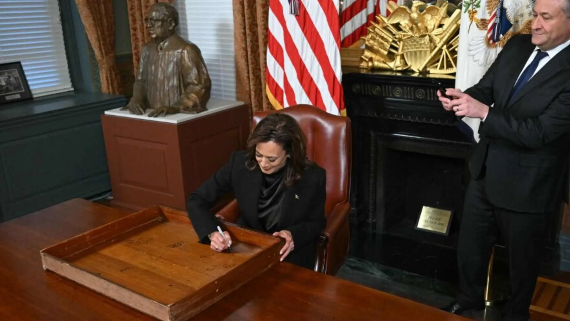 Kamala Harris Continues 100-Year Tradition, Signs Historic Desk Drawer | WATCH
