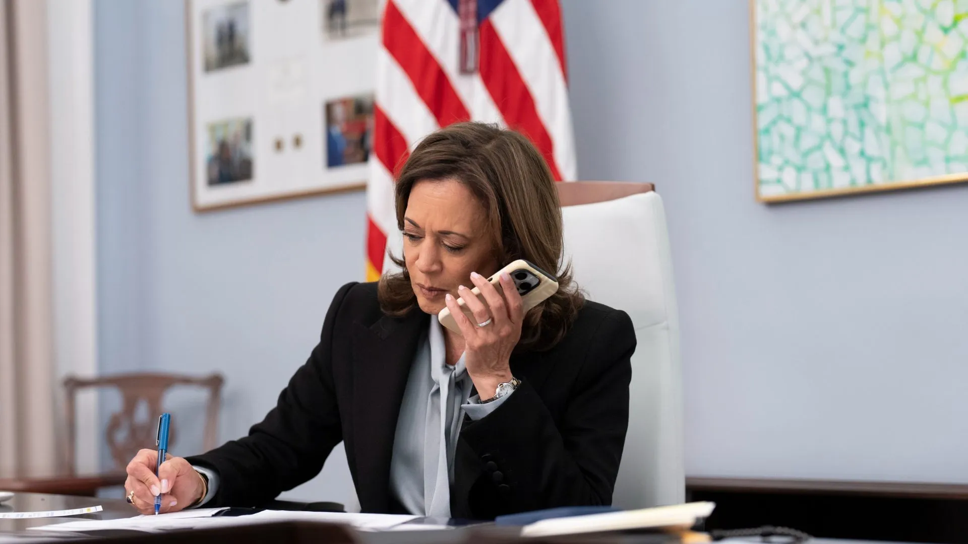 US: Vice President Harris Urges Californians to Follow Local Officials’ Safety Guidance