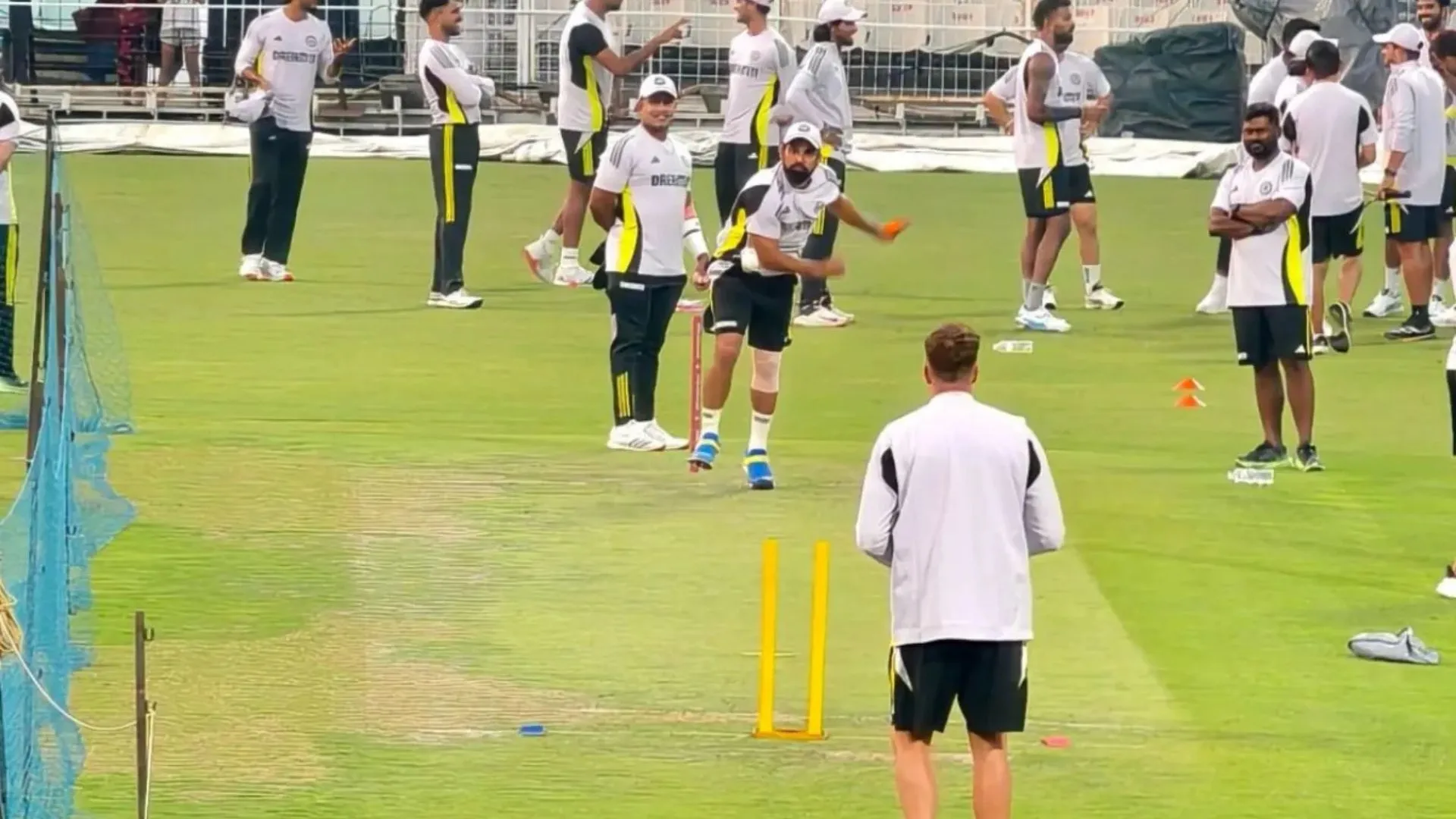 Mohammed Shami Injury: Star Pacer Limps Off During India’s First Practice Session