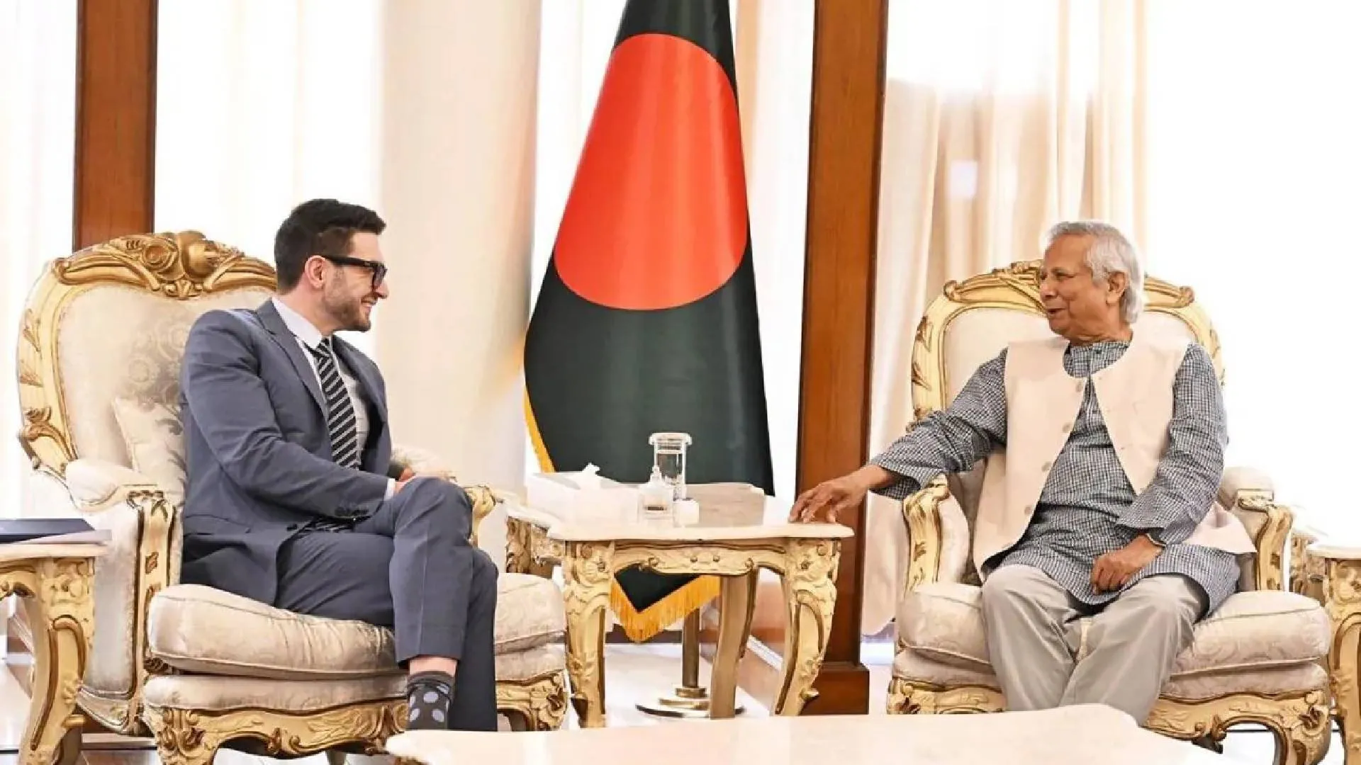 Alex Soros Meets Muhammad Yunus After US Cuts Aid to Bangladesh