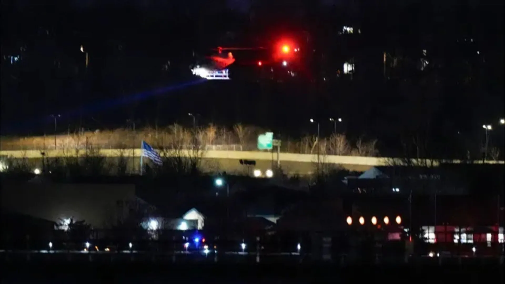 Passenger Jet Crashes Into US Army Helicopter Near Washington | Watch