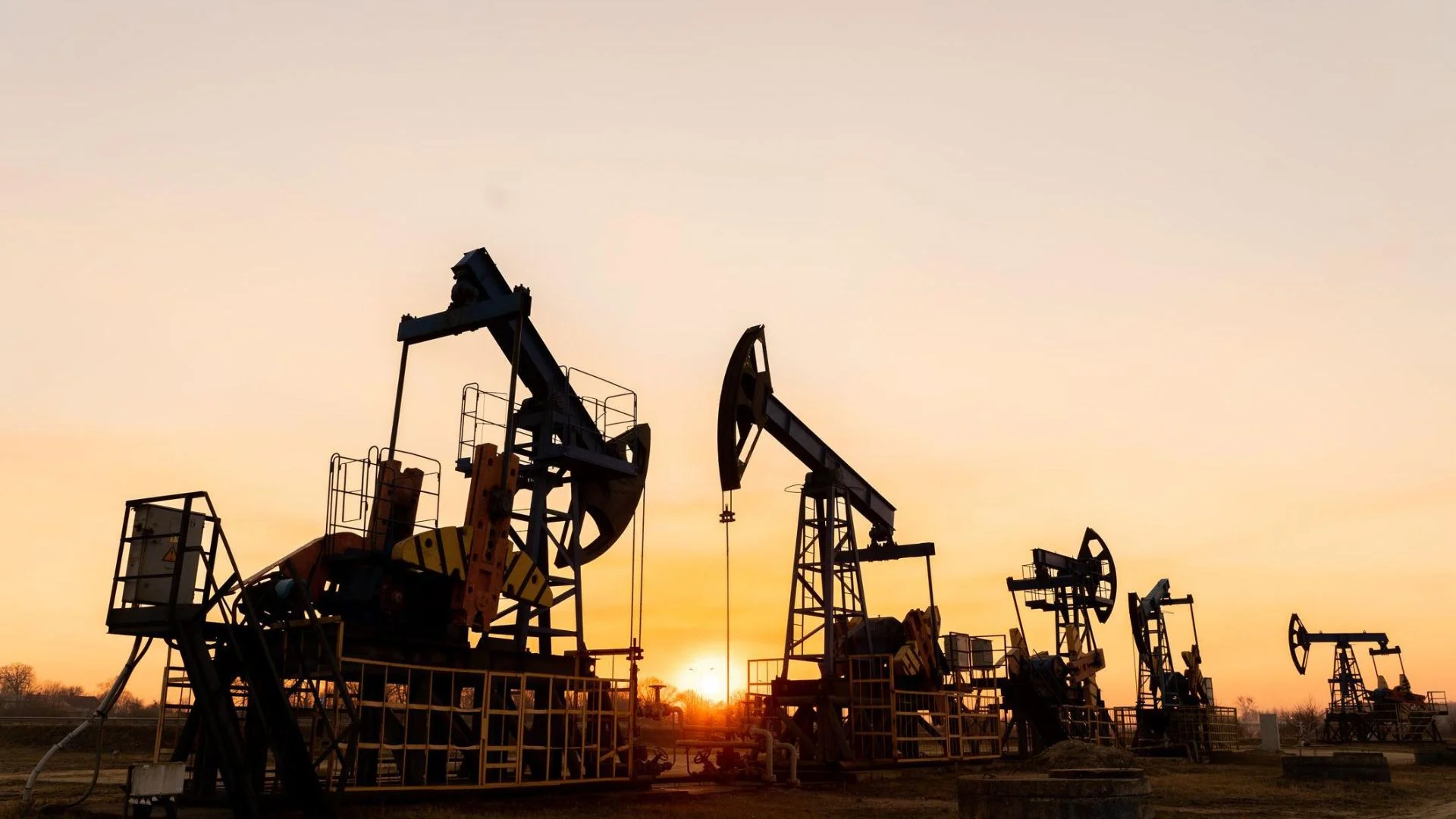Russia Vows To Continue Major Oil Projects Amid New US And UK Sanctions Onslaught