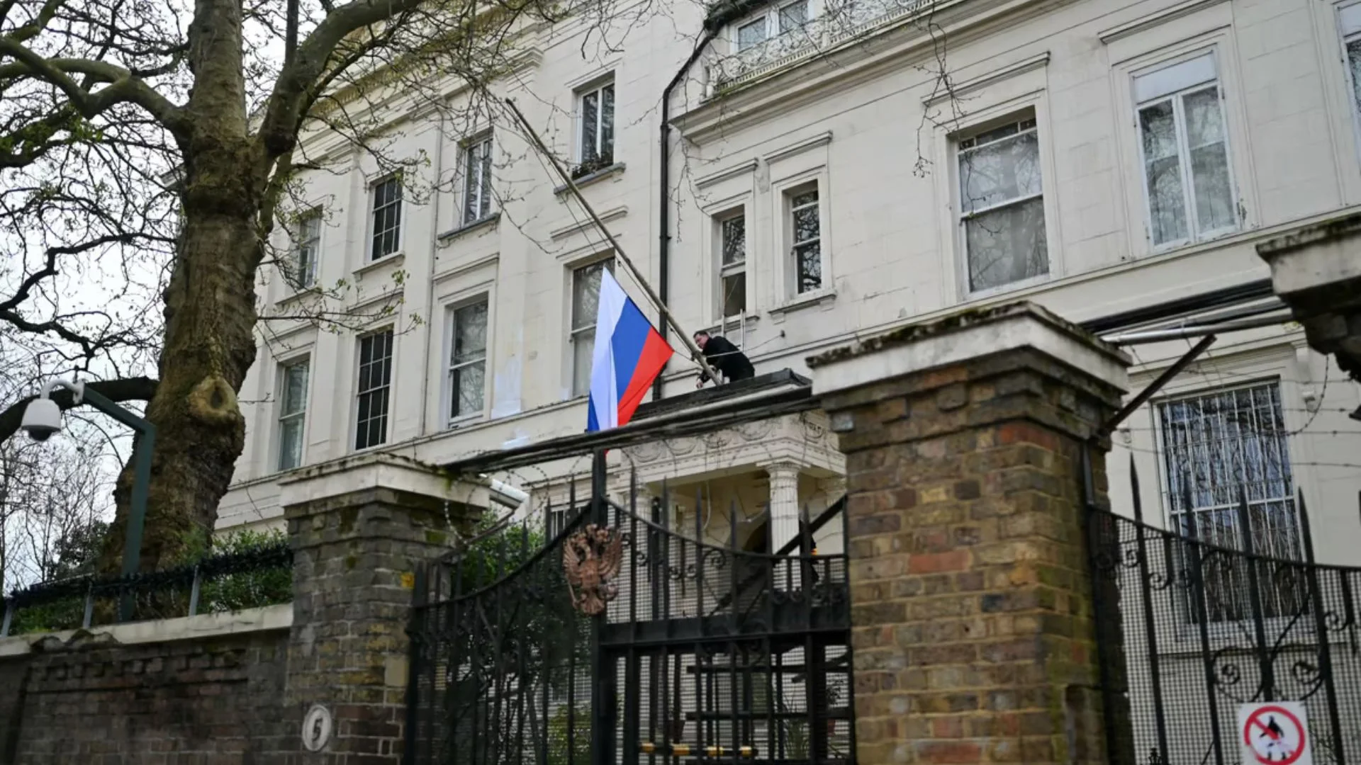Russian Diplomats Sneaks Into UK Parliament’s Restricted Area, Sparking National Security Alarm