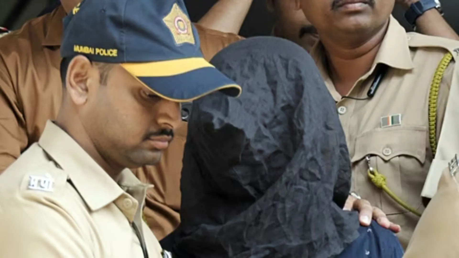 Saif Ali Khan Stabbing: Accused’s Lawyer Rejects Police’s Bangladeshi Nationality Claim, Says He’s Lived in Mumbai for 7 Years