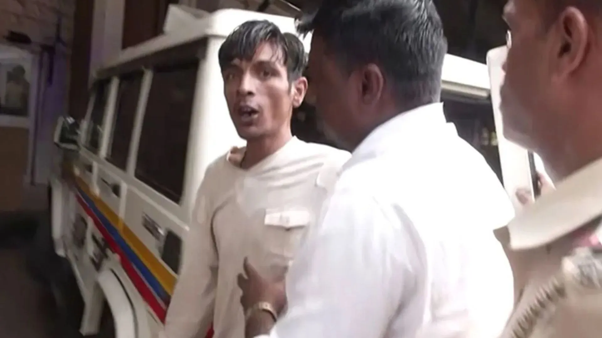 Saif Ali Khan Stabbing Case: Suspect Detained by Mumbai Police