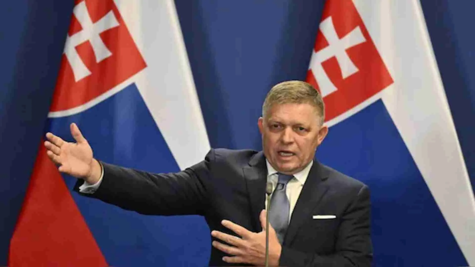 Slovakia PM Warns Of Cutting Off Support For Ukrainian Refugees Amid Gas Supply Dispute