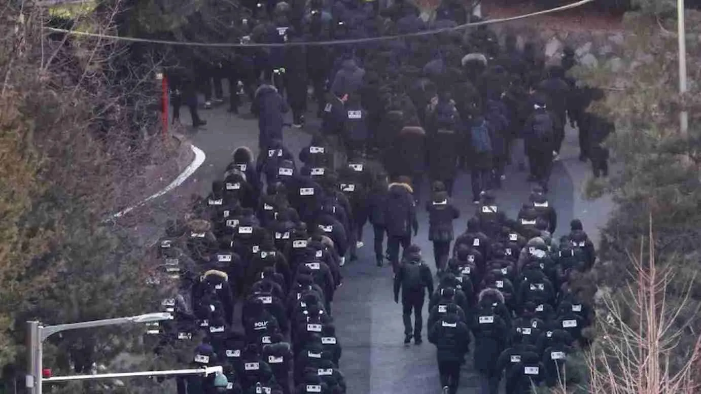 South Korea’s Political Drama: President Yoon Suk Yeol Jailed Over Martial Law Debacle