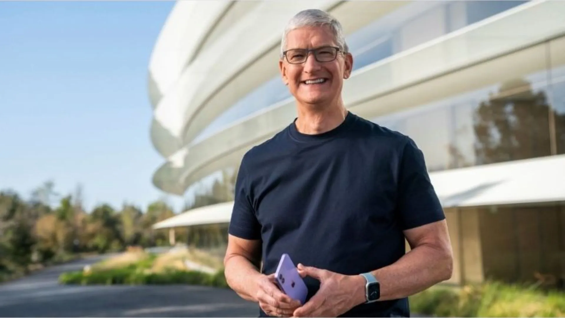 Tim Cook to Donate  Million to Donald Trump’s Inauguration Fund | Report