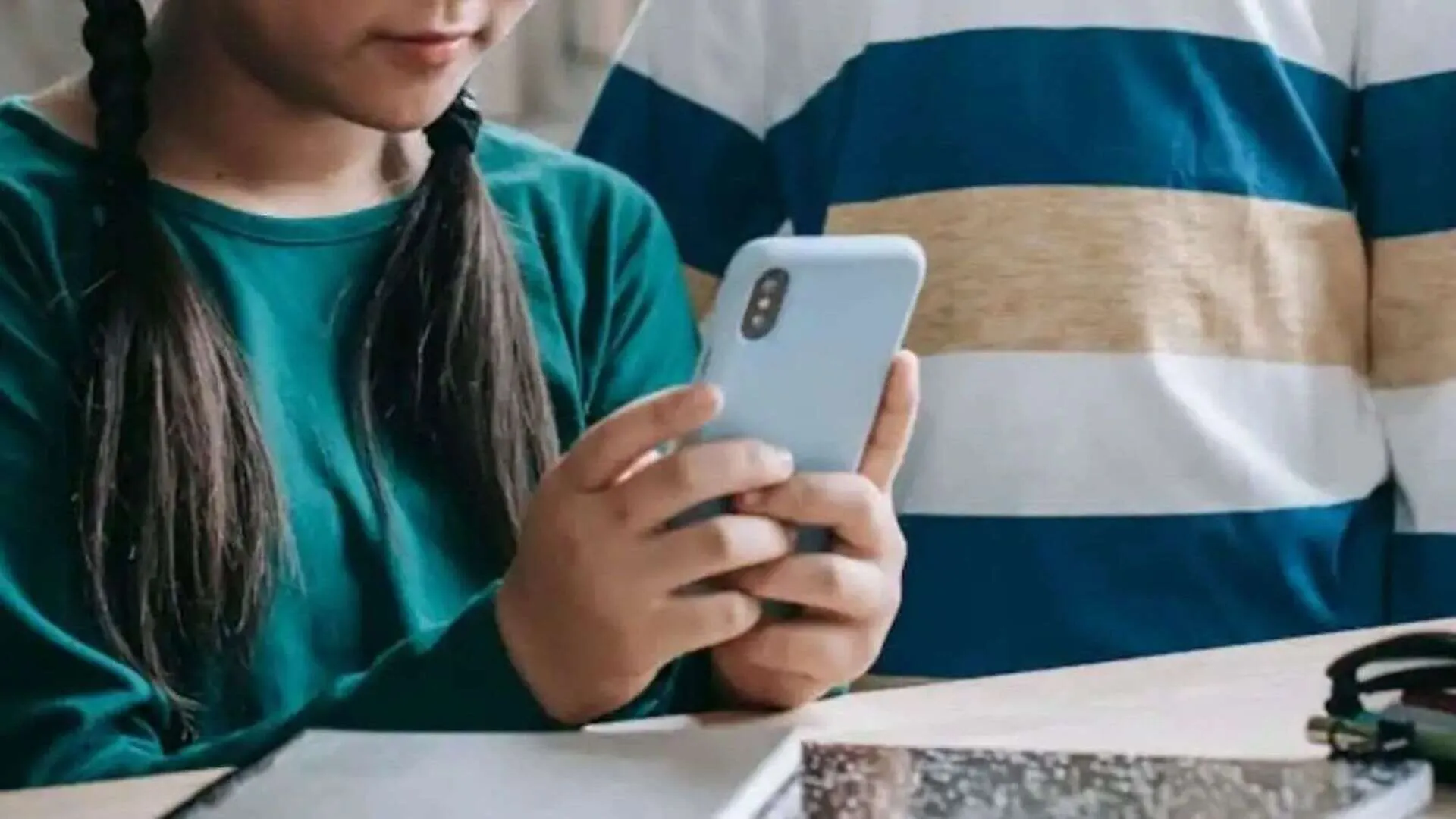 Govt. Declares Children Under 18 Must Obtain Parental Consent to Access Social Media