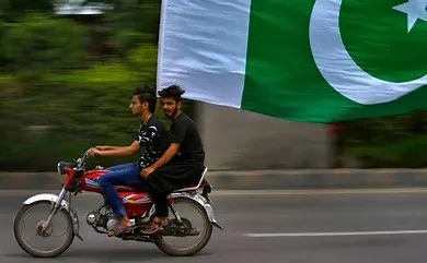 Can Pakistan Become a  Trillion Economy by 2035? Challenges and Hopes