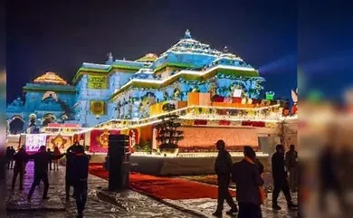 Man Caught Using Smart Glasses at Ayodhya Ram Temple: Here’s Why They’re Banned