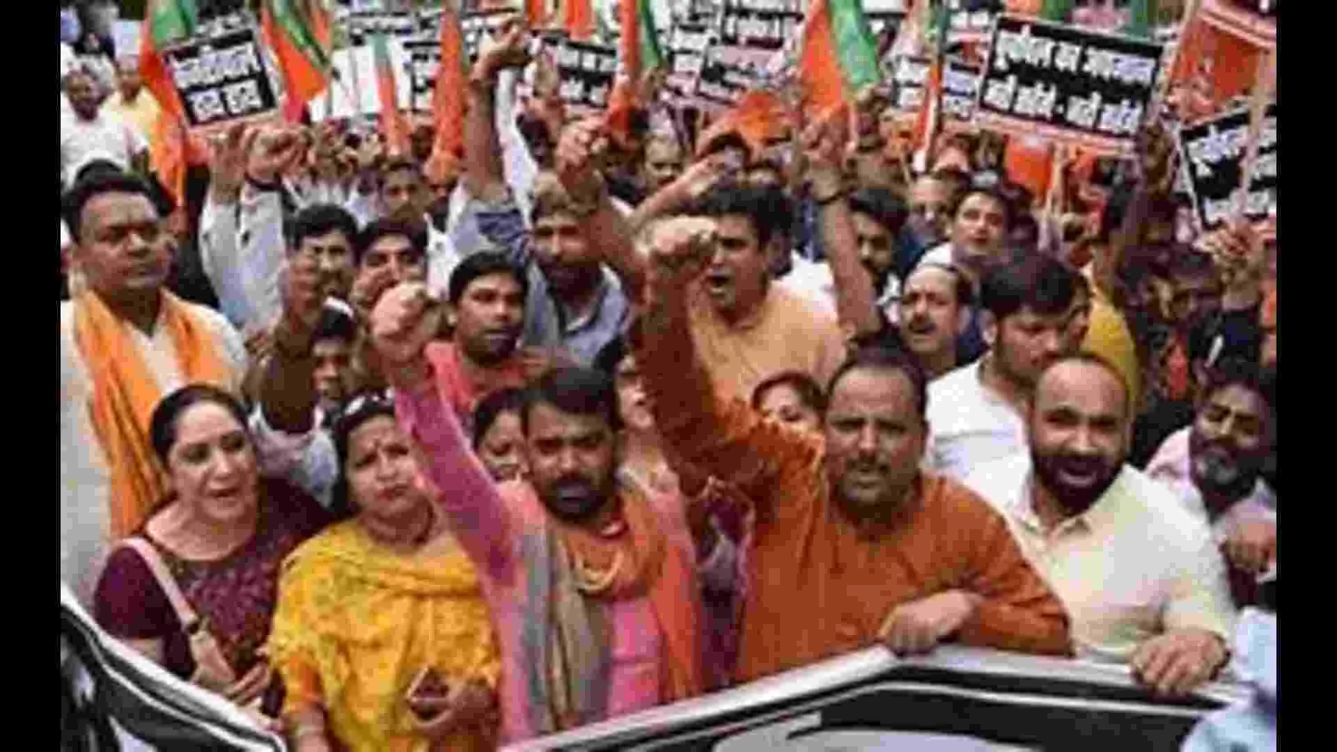 Delhi BJP Poorvanchal Morcha Stages Protest at Kejriwal’s Residence Over ‘Fake Voters’ Remark