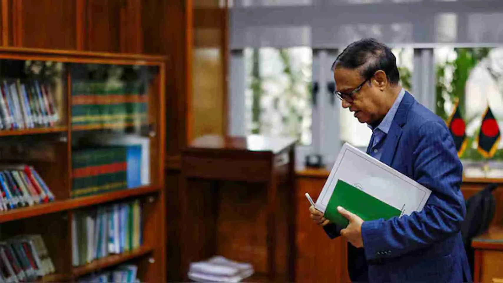 Bangladesh Faces Financial Disaster: Political Chaos May Trigger Banking Meltdown!