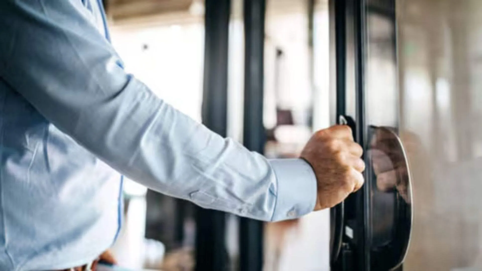 CEO Locks Office Doors, Make Latecomers Wait Before Giving a Lecture on Punctuality