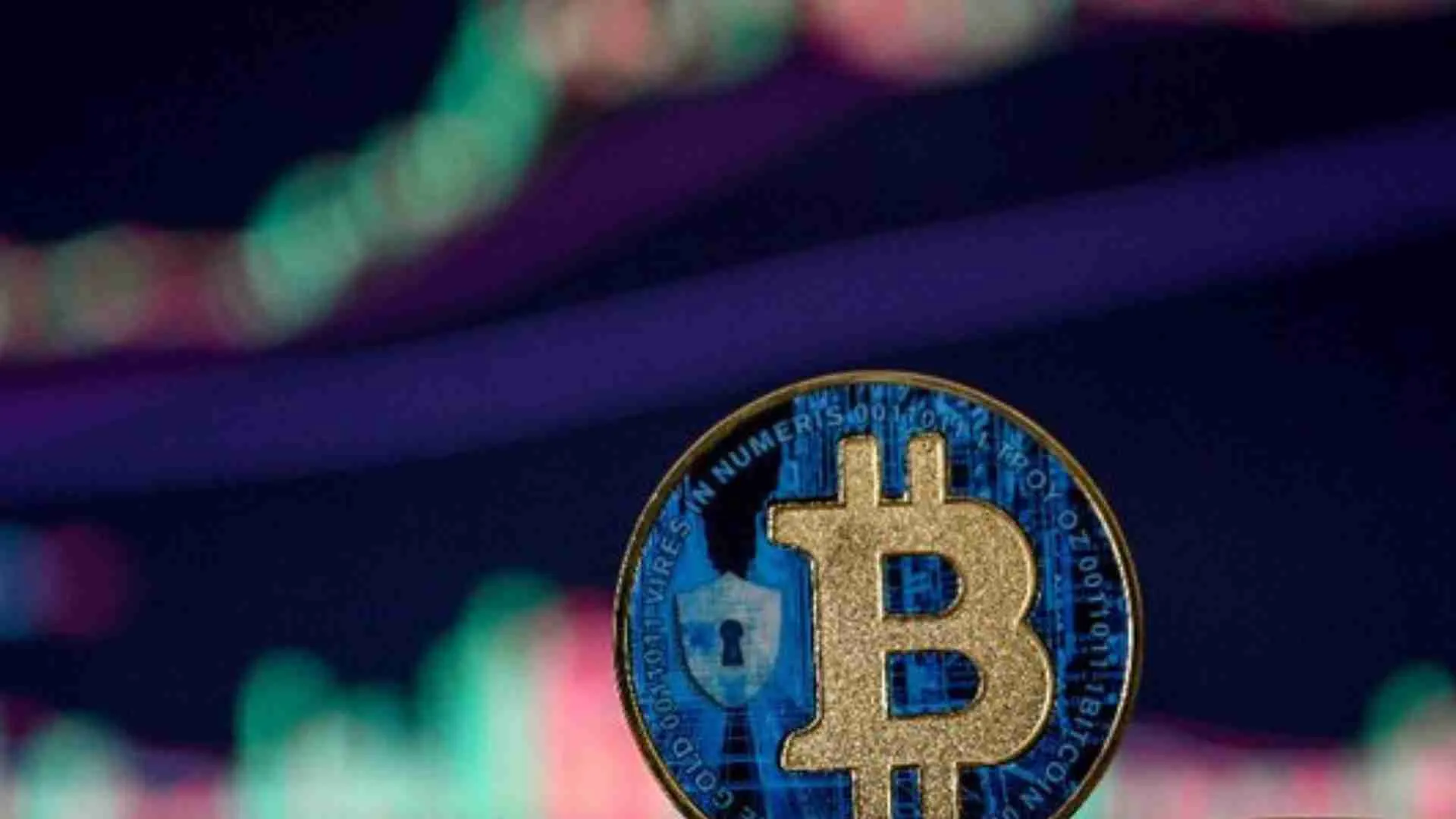 Crypto Crash Alert: Bitcoin Crashes Below ,000 Amid Massive Sell-Off