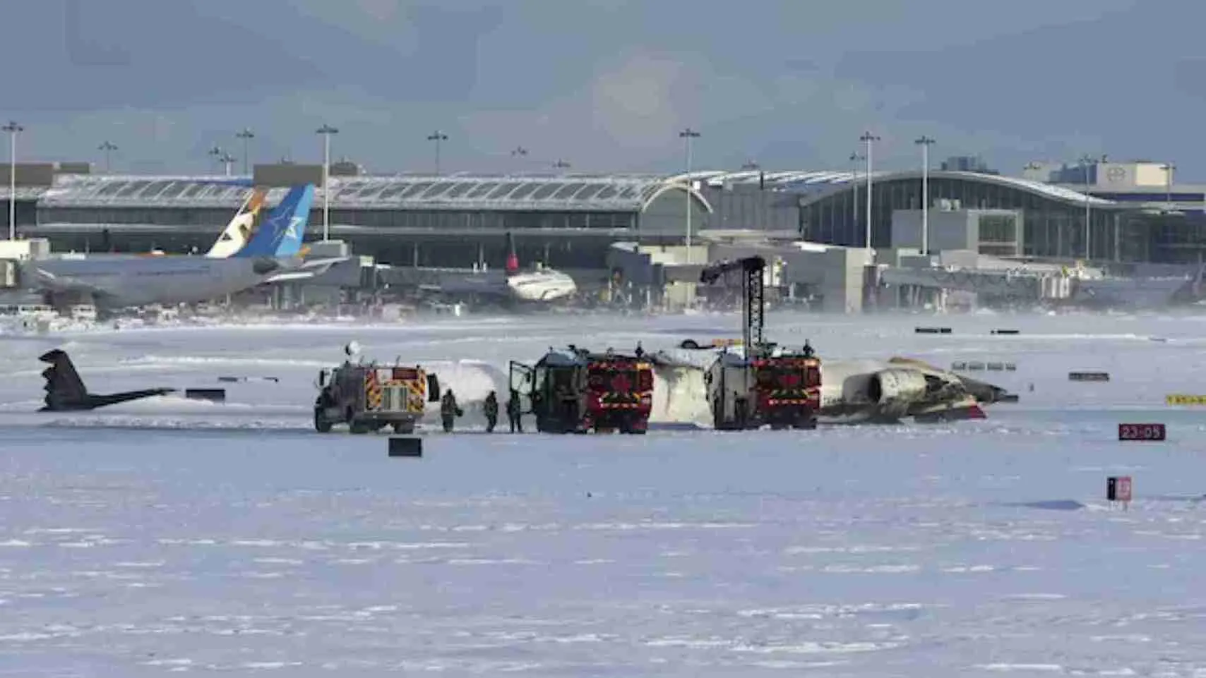 Delta Flight 4819 Flips On Landing At Toronto Airport: 18 Passengers Injured