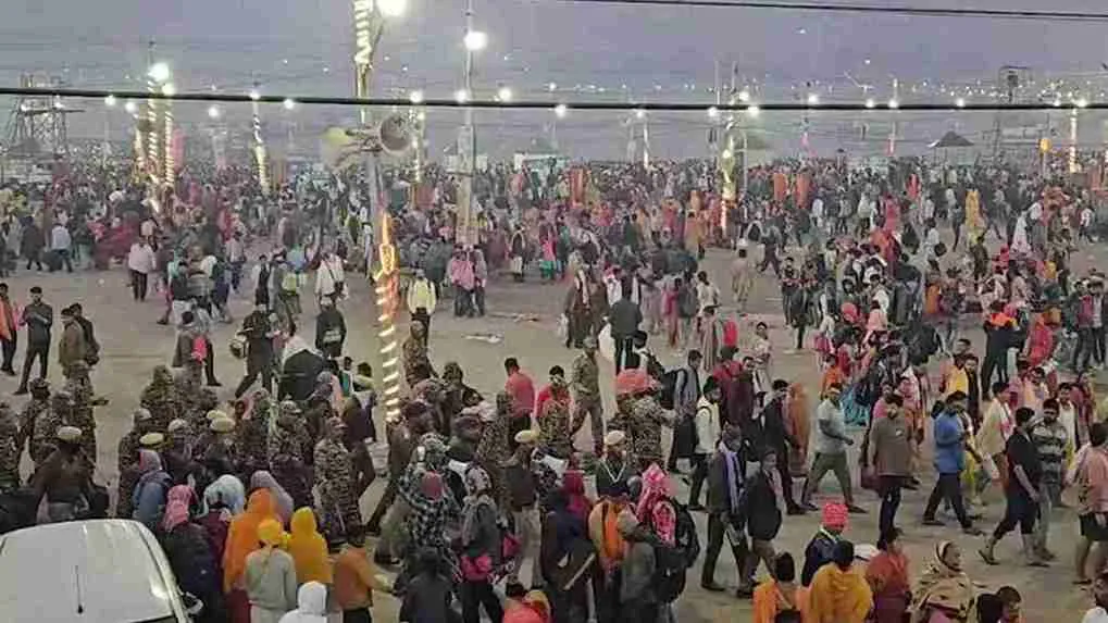 Final ‘Snan’ Frenzy! Maha Shivratri Marks The Grand Finale Of Maha Kumbh 2025: Police On Alert!