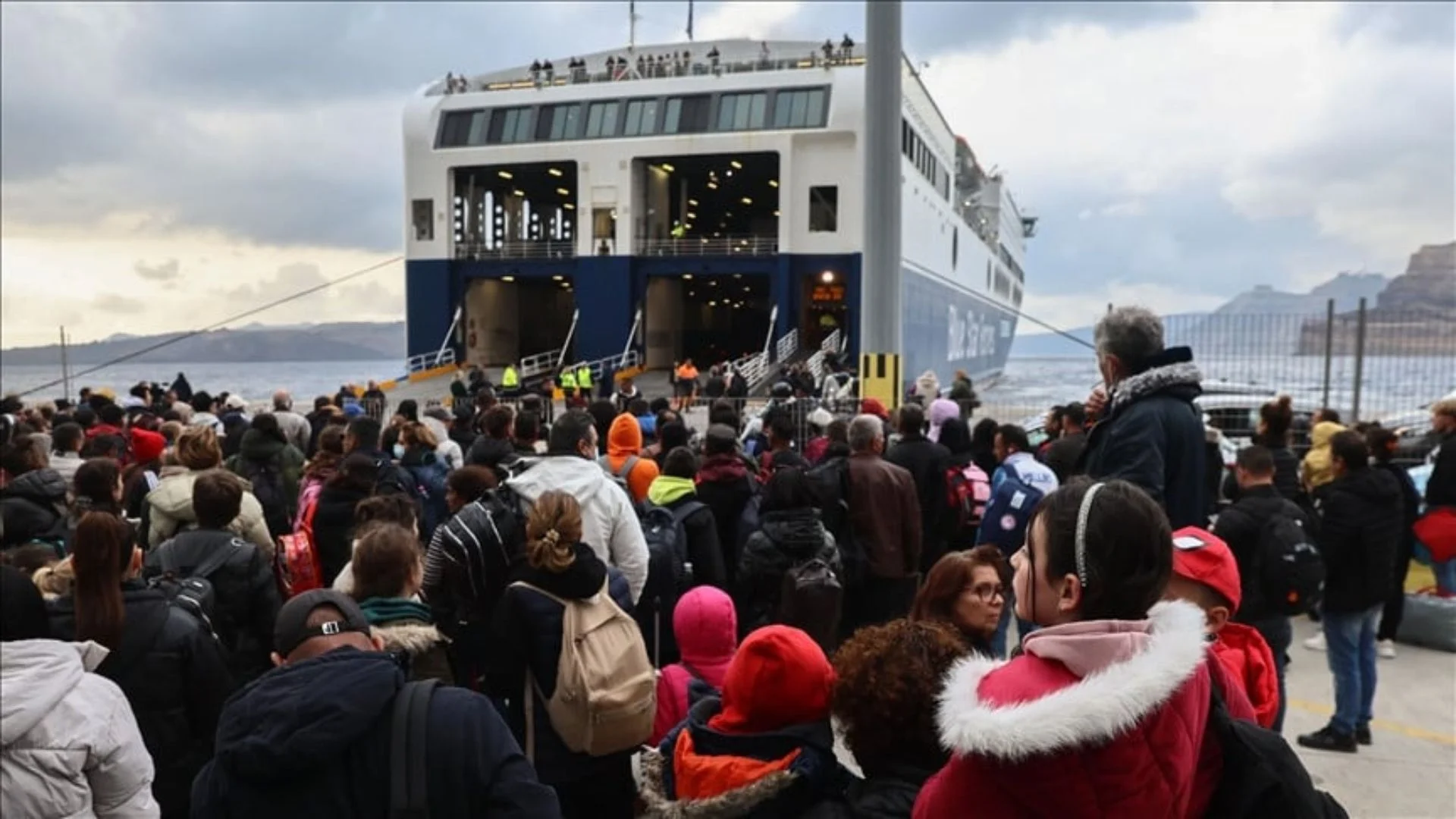 Earthquakes Shake Santorini: Over 11,000 Flee As Earthquakes Continue To Shake Island