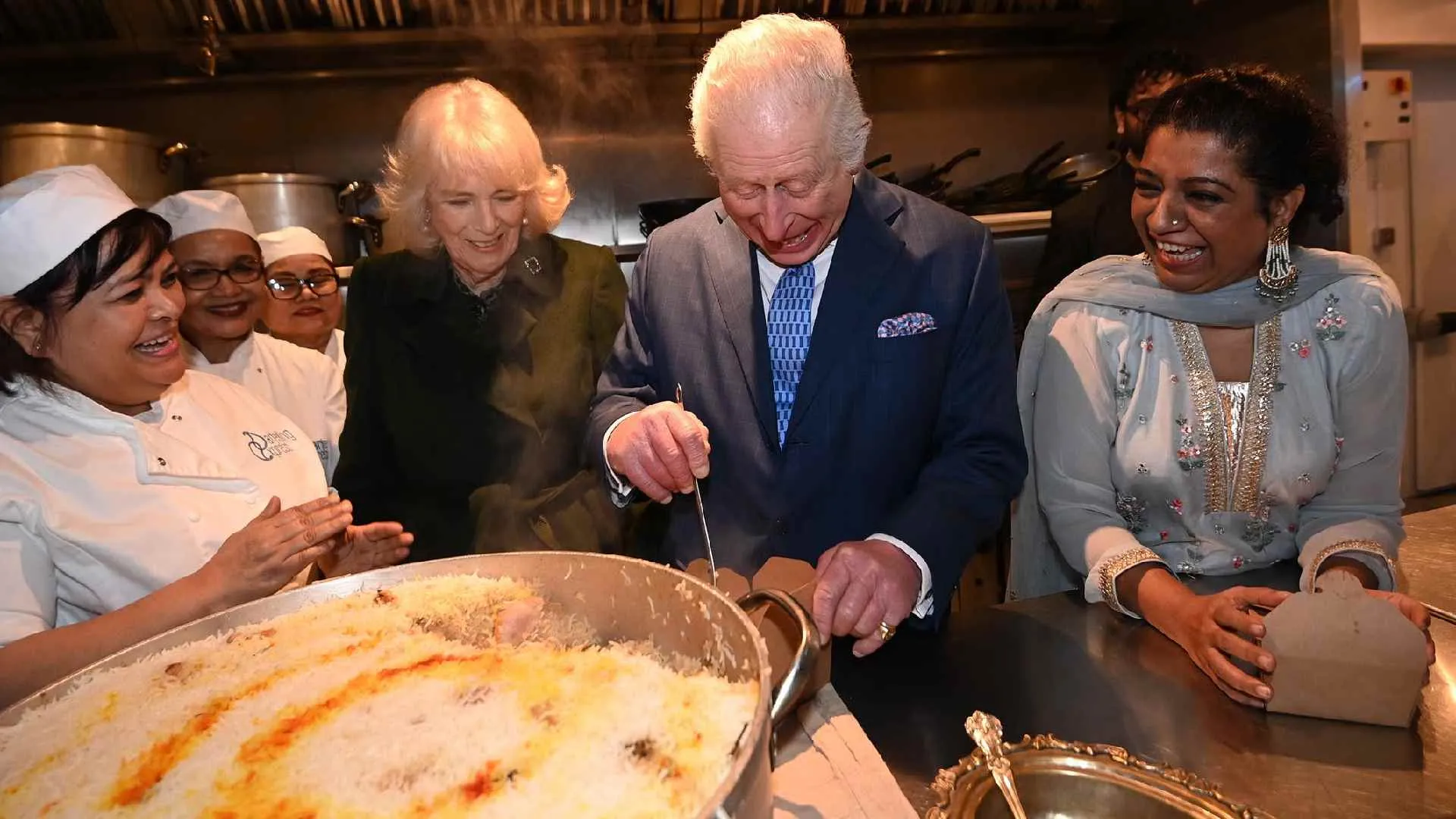 King Charles, Queen Camilla Pack Food Donations at UK Indian Restaurant Ahead of Ramadan | Watch