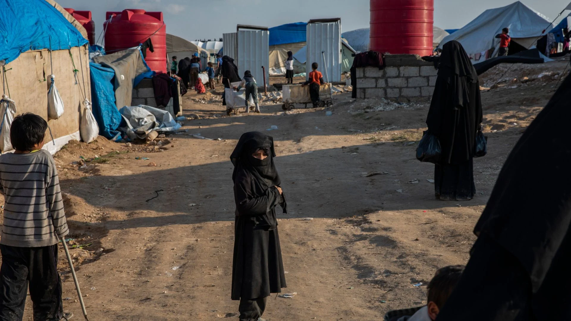 Kurdish Officials Warn Of IS Resurgence As US Aid Cuts Threaten Syrian Camps