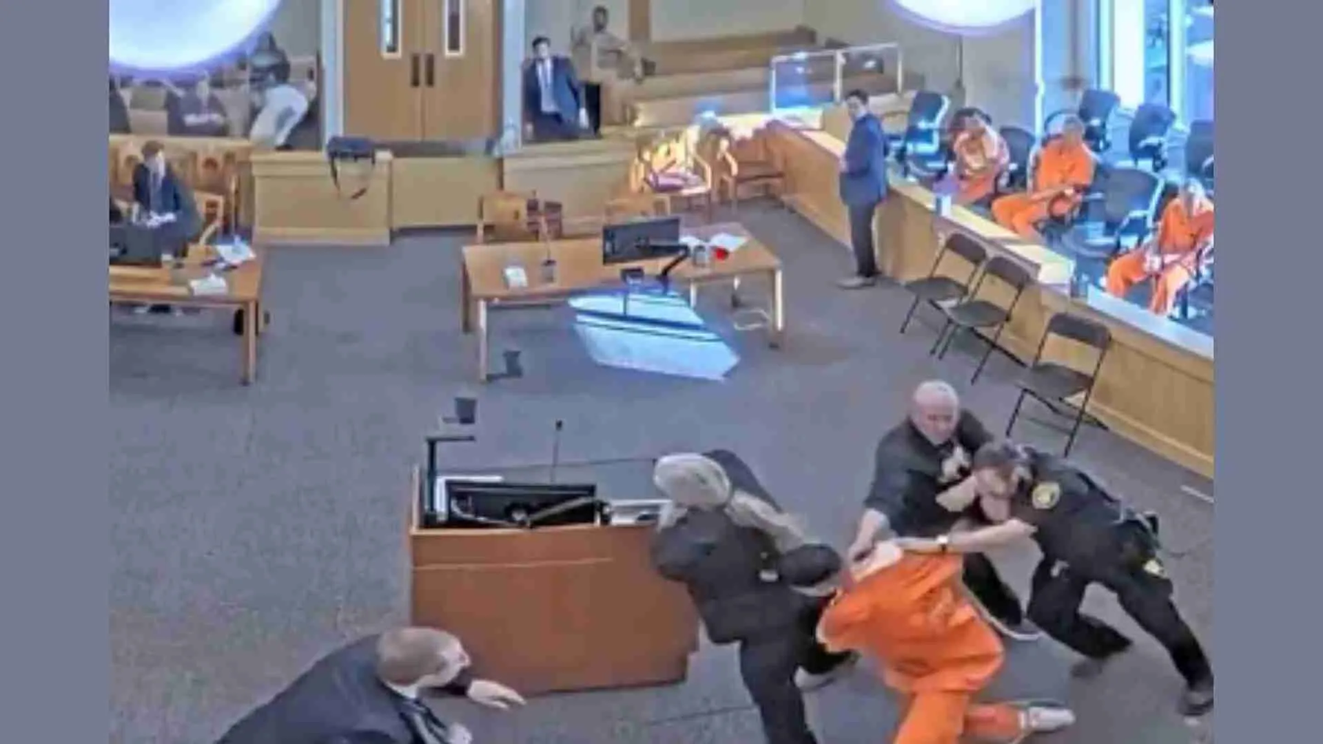 Mexico: Murder Victim’s Family Attacks Suspect During Court Hearing | WATCH