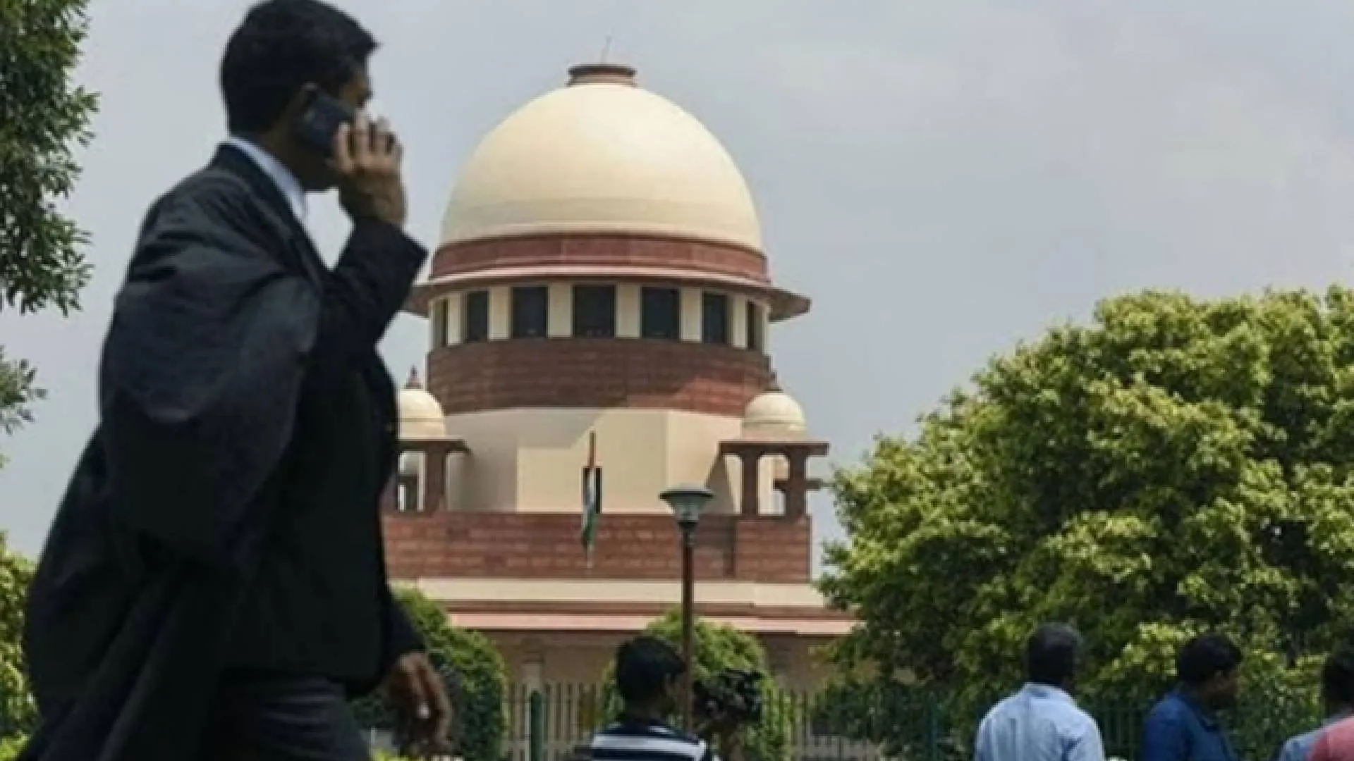 SC Slams Assam: ‘Waiting for Muhurat?’ Orders Deportation of 63 Foreigners