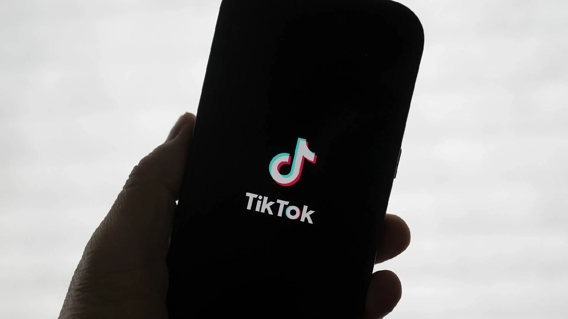 TikTok Back in US App Stores After Trump Delays Ban