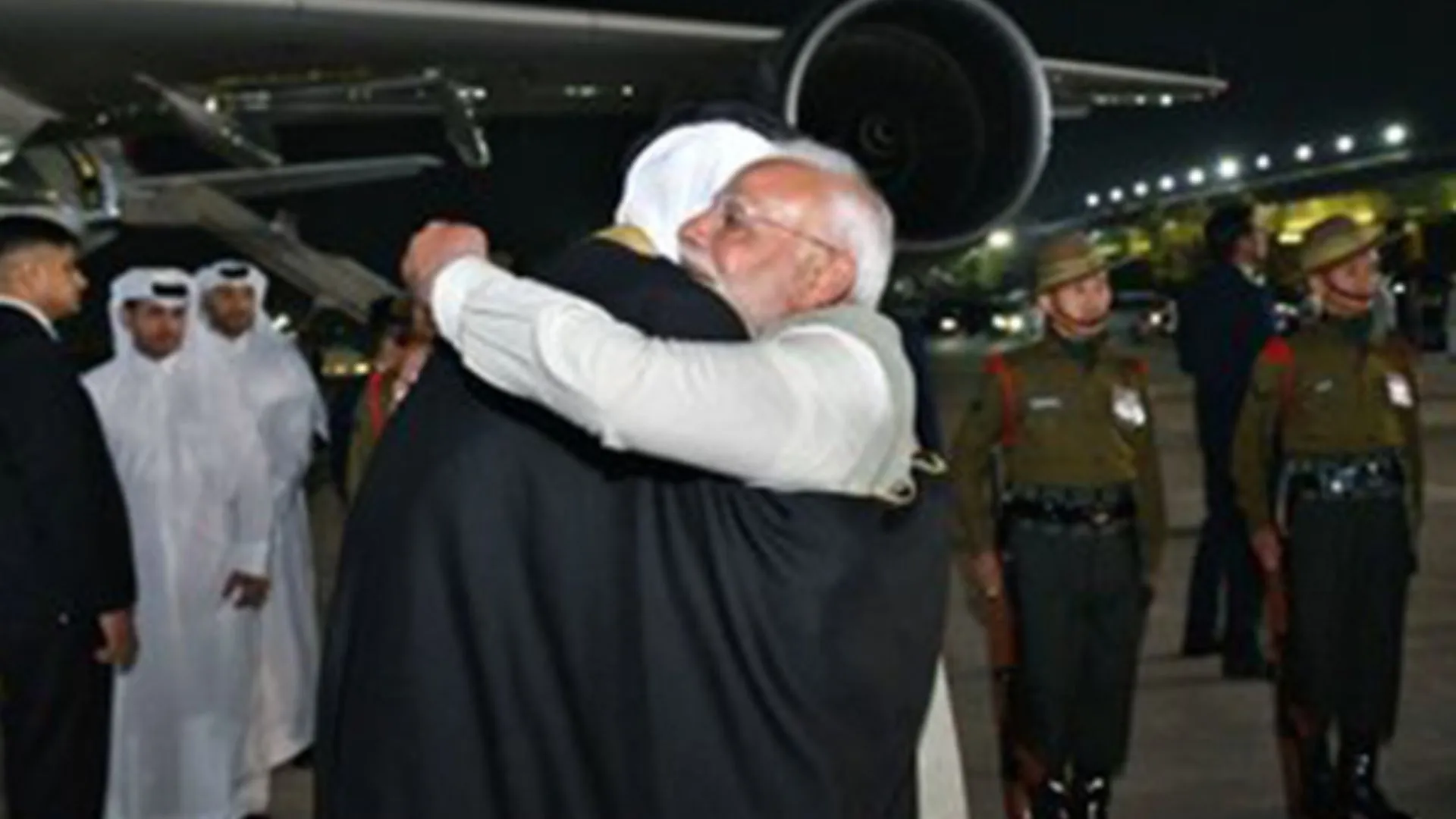 PM Modi Receives Qatar Amir at IGI Airport in Courtesy Visit | Watch