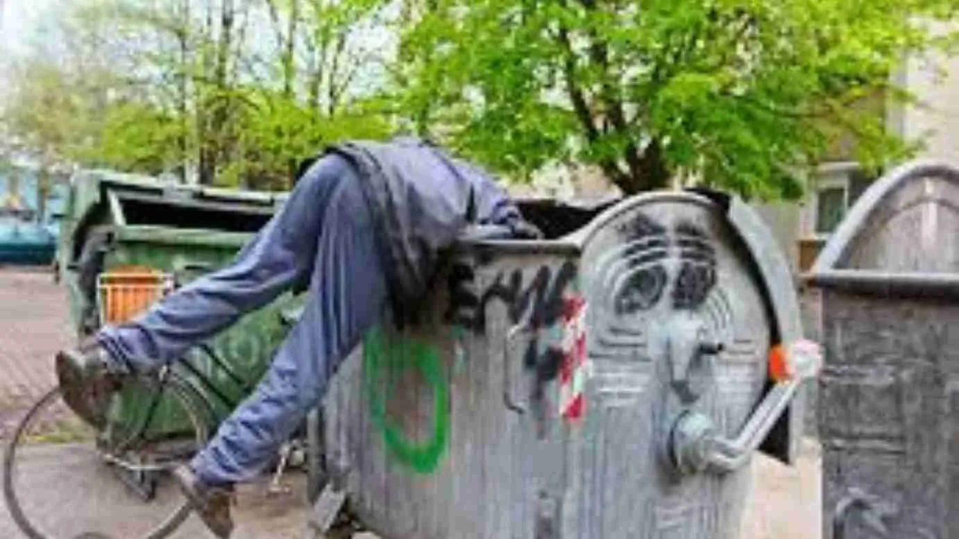 Selling Garbage For Rs 9 Lakh, How This Dumpster Diver Makes This Much Money Every Month
