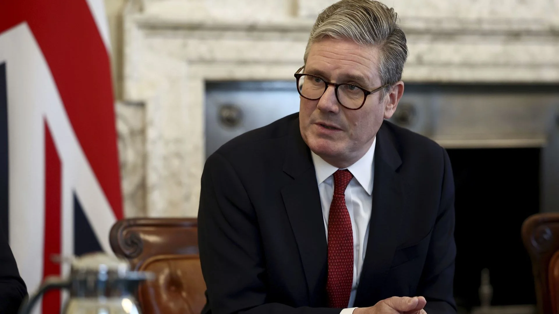 Starmer Fires UK Health Minister Over Controversial WhatsApp Messages