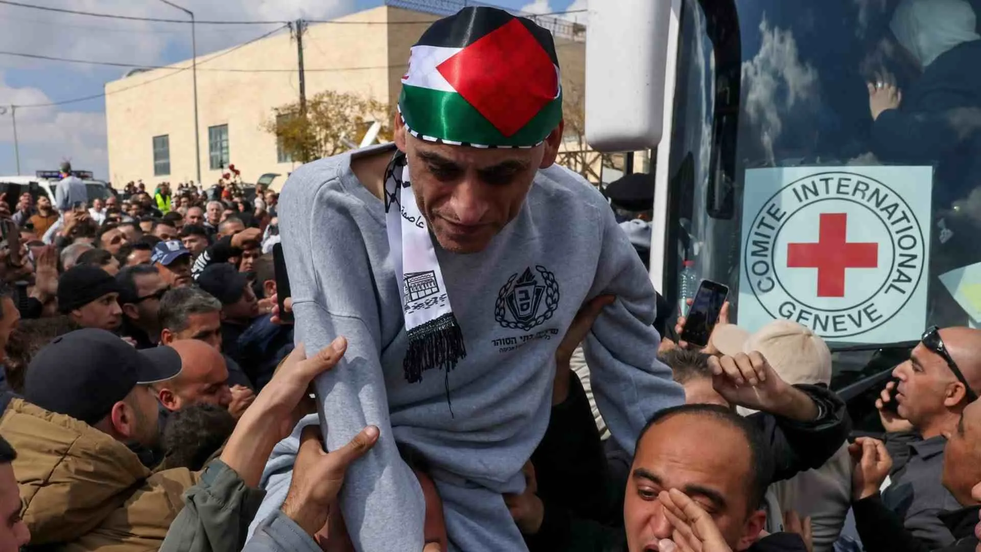 Israel’s President Isaac Herzog Welcomes Three Gaza Hostages