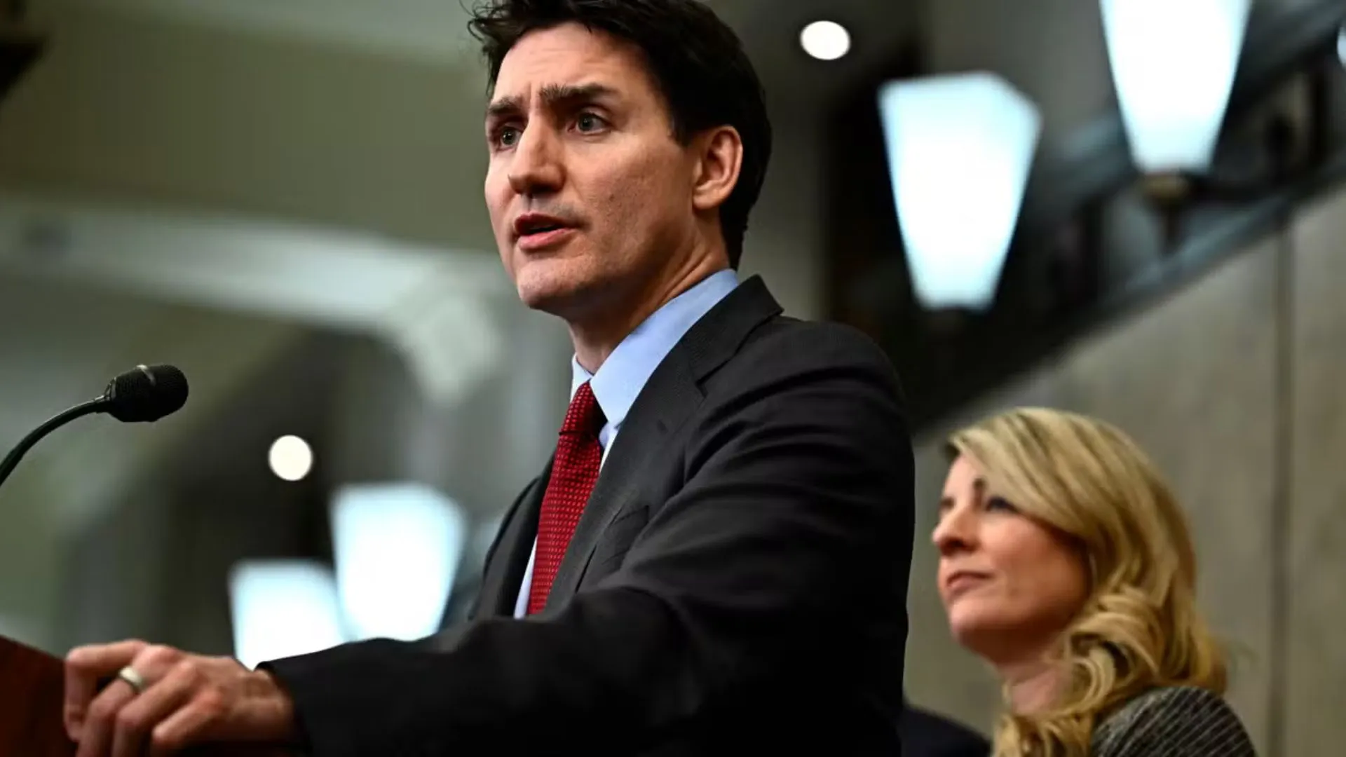 Escalating Tariffs Could Push Canada into Recession: Economists