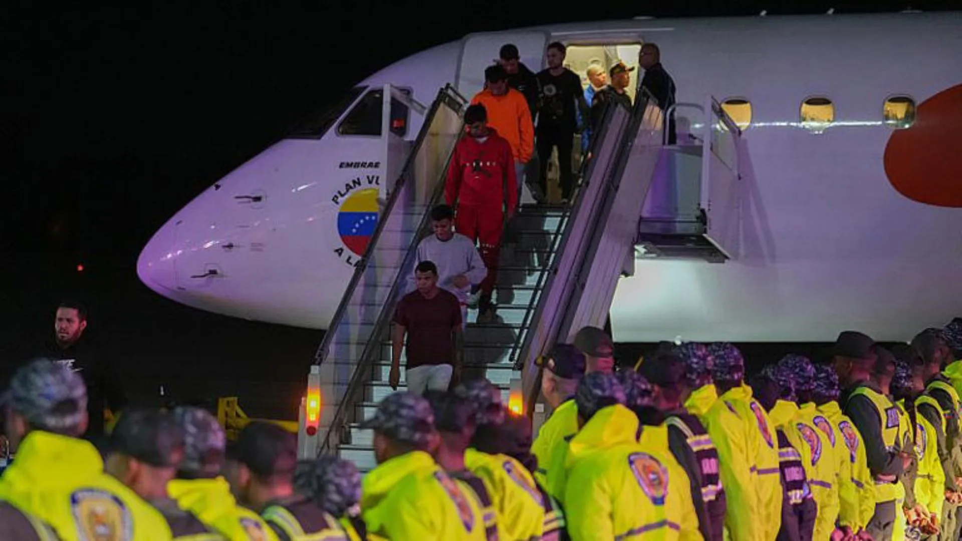 US redirects deportation flights to Venezuela after Guantanamo Bay ruling