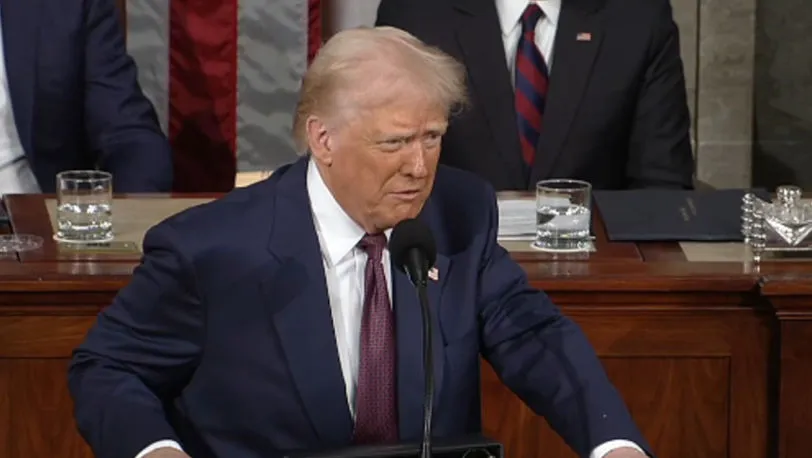 Al Green Removed from House Chamber After Interrupting Trump’s Speech | Watch