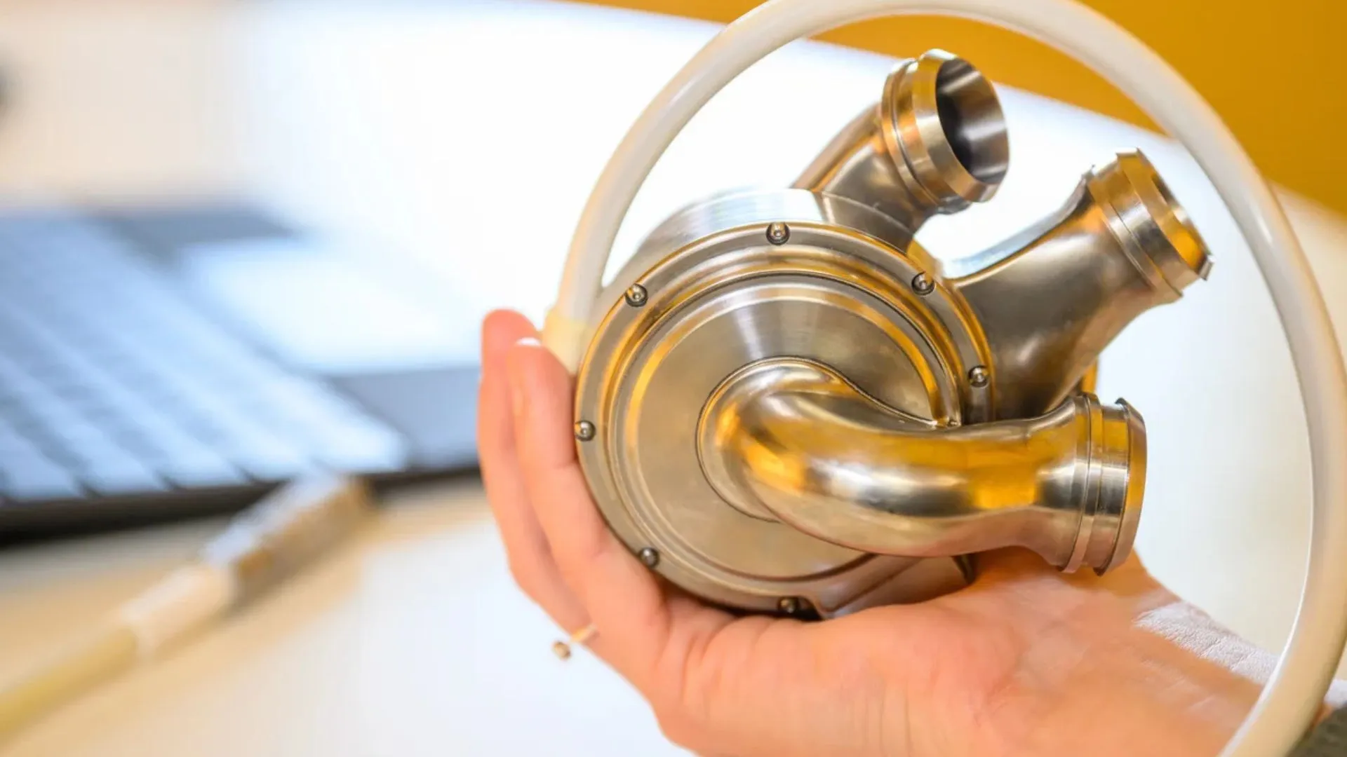 Australian Man Becomes First to Live 100+ Days With Artificial Titanium Heart