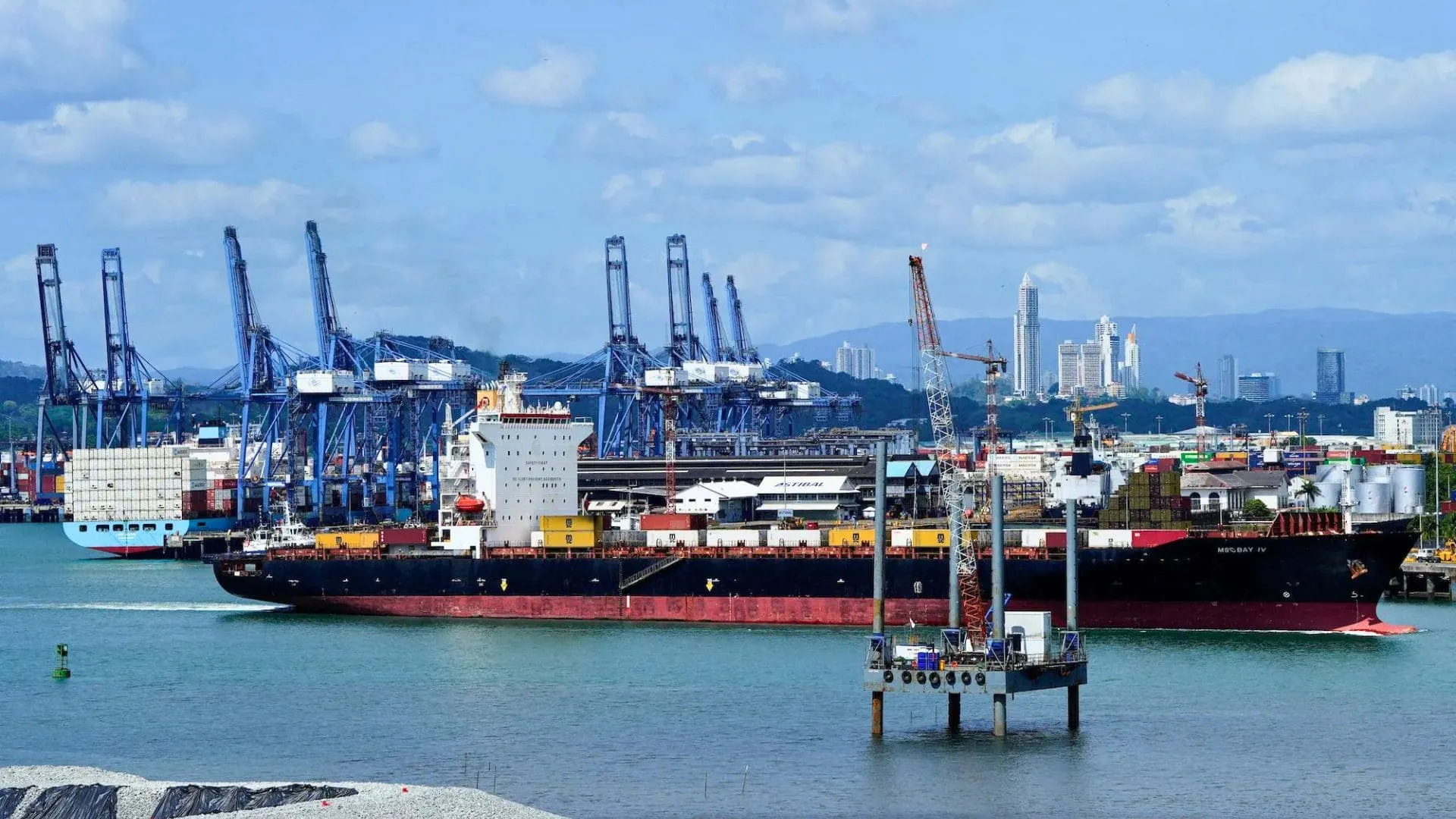CK Hutchison Halts Panama Port Sale as China-U.S. Tensions Escalate