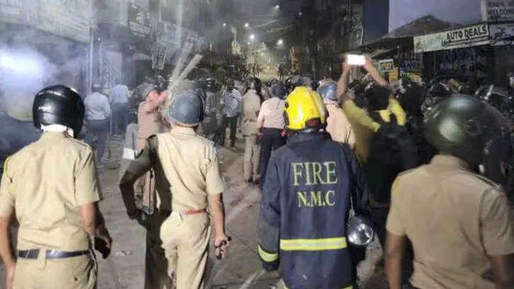 Curfew Imposed in Key Areas of Nagpur After Protests Over Aurangzeb’s Grave Turn Violent