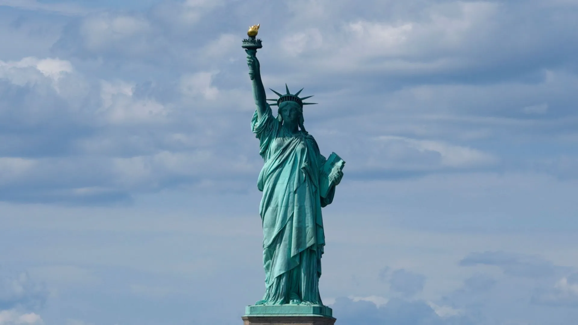 French Politician Calls for Statue of Liberty’s Return, But US Refuses