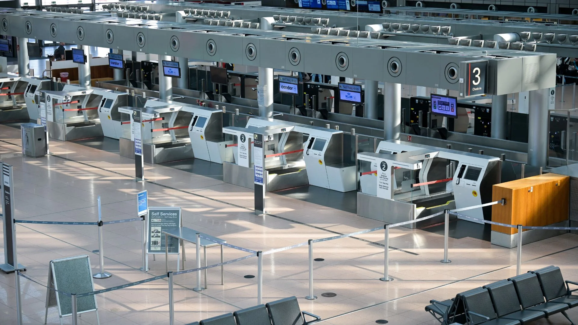 Germany: Surprise Strike At Hamburg Airport Grounds Hundreds Of Flights And 40,000 Passengers