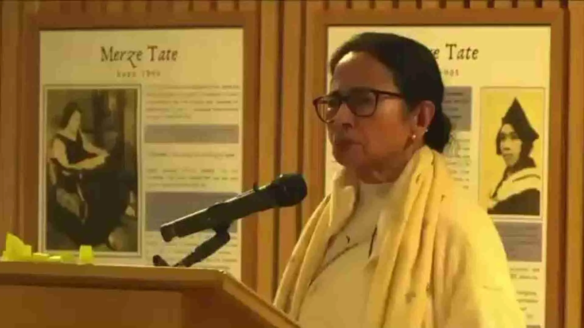 How Many Hindus Were Killed?: Mamata Banerjee Faces Fiery Attack At Oxford | Viral Video
