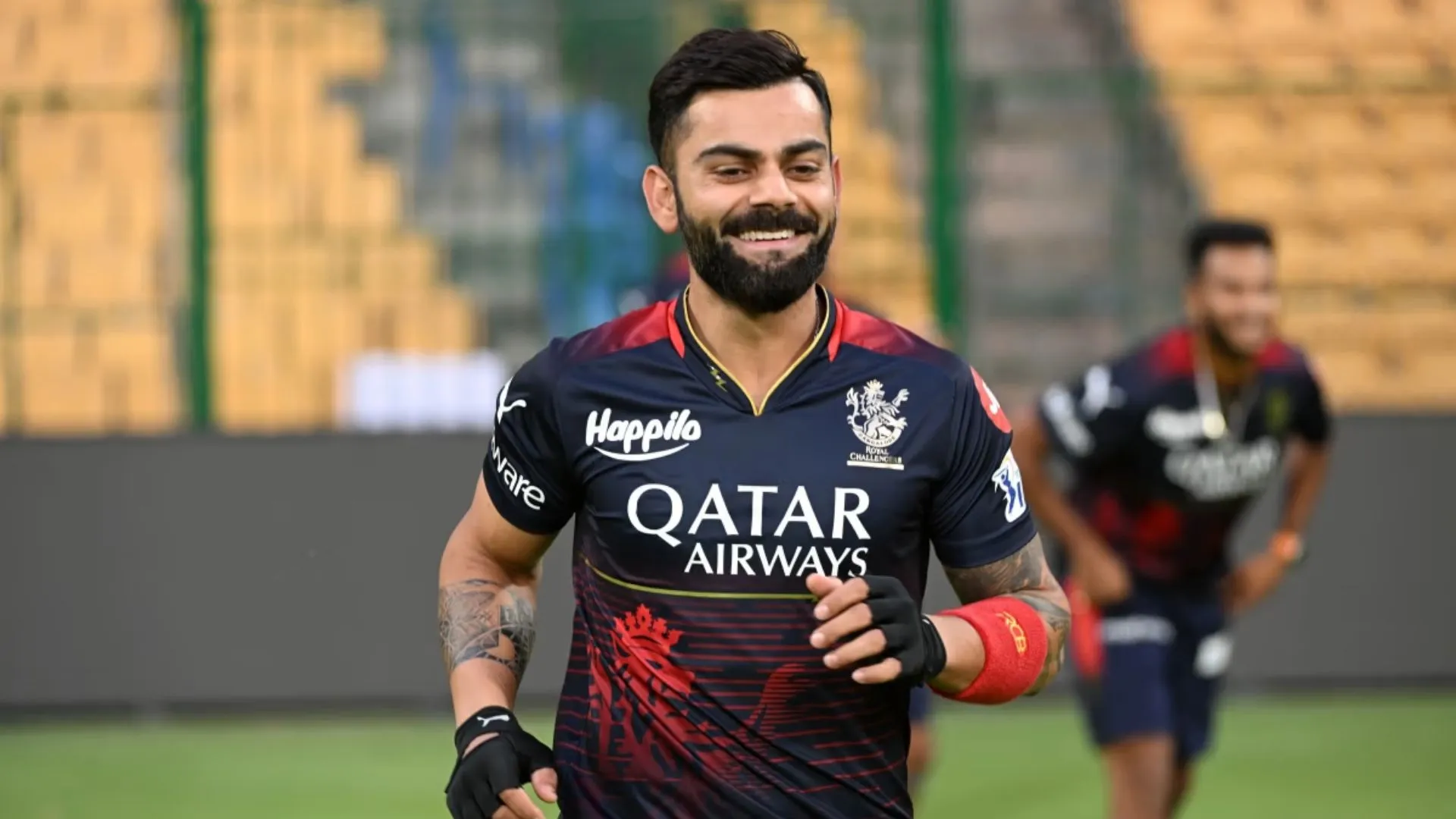 IPL 2025: BCCI Honors Virat Kohli with Special ‘IPL 18’ Memento at Grand Opener