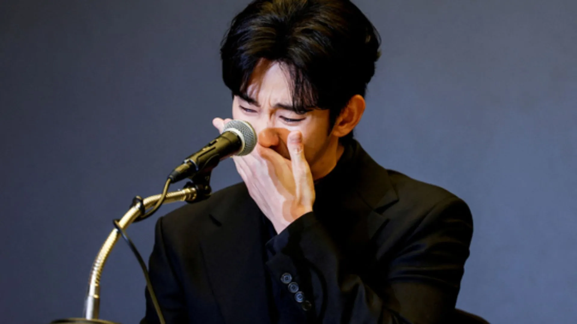 Kim Soo Hyun Denies Dating Rumors With Kim Sae Ron, Says He’s ‘Not a Paedophile’