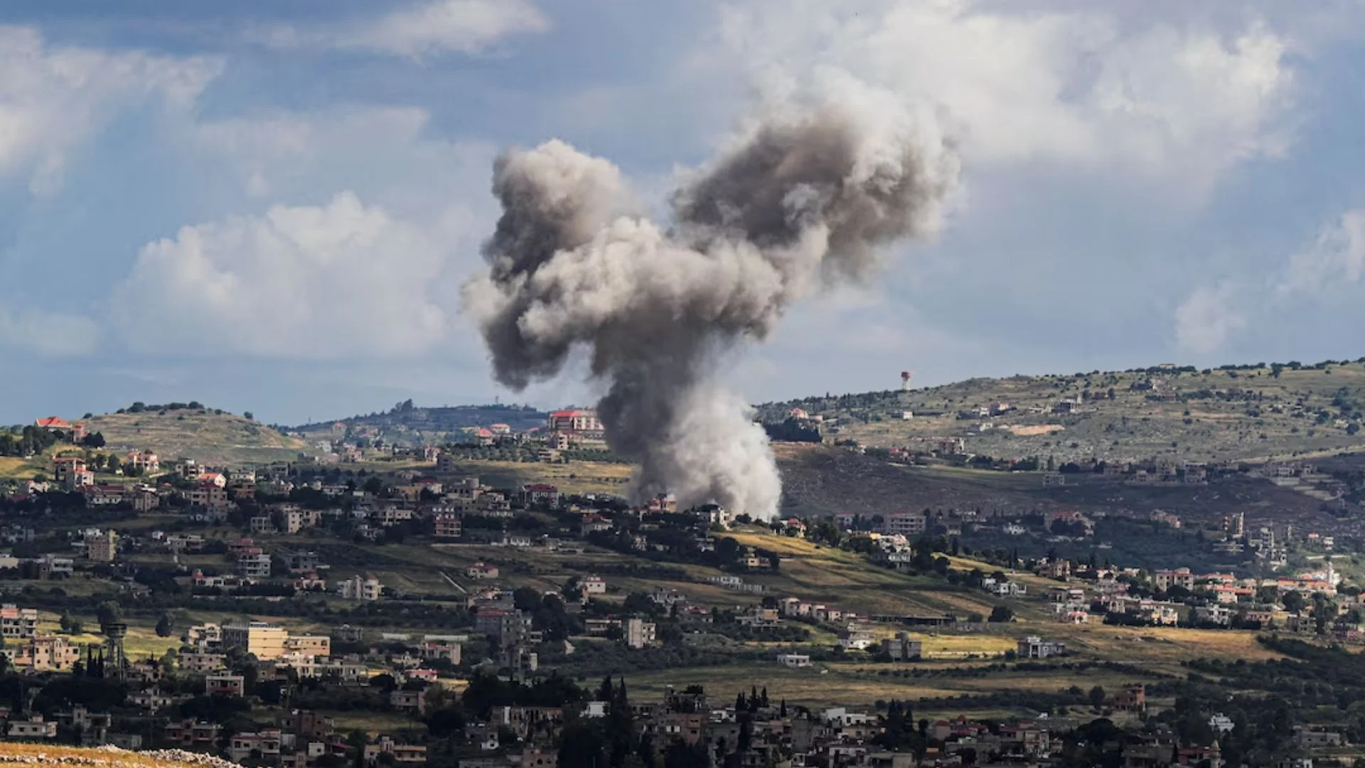 Border Tensions Escalate As Syrian And Lebanese Troops Exchange Fire