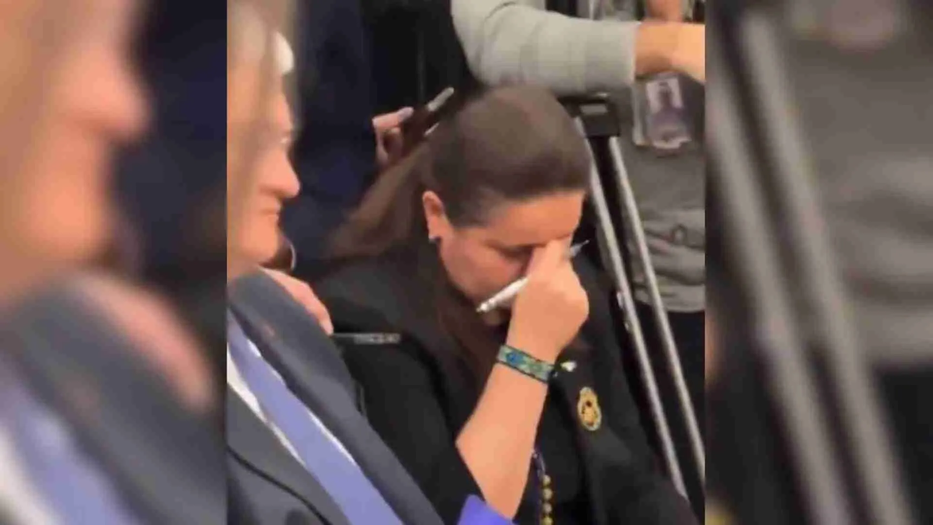 Must-See Moment: Ukraine Envoy’s Gesture Goes Viral In Trump-Zelensky Public Faceoff! | WATCH
