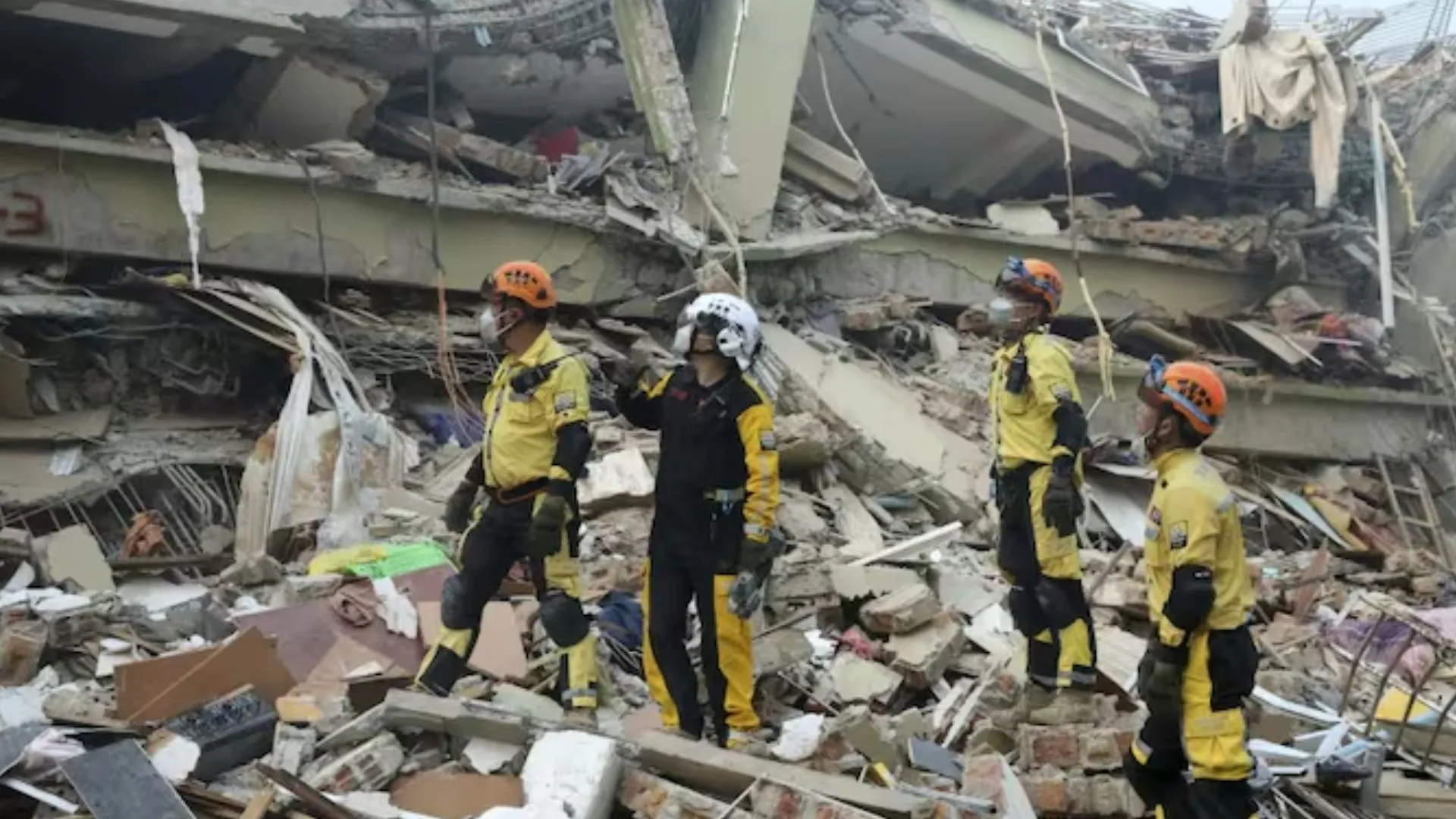 Myanmar Earthquake Kills Over 700 Worshippers During Friday Prayers