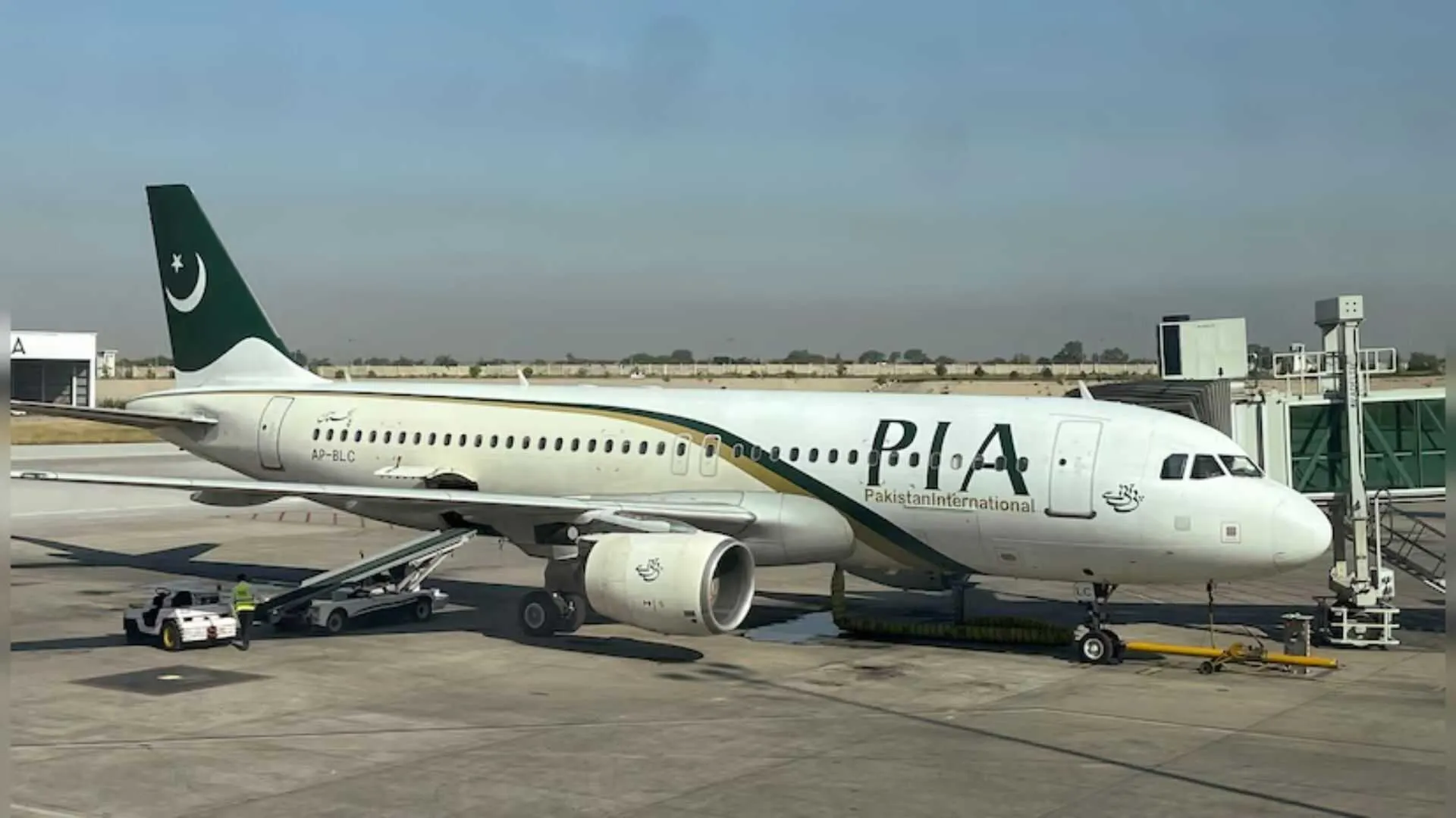 PIA Flight Lands Safely in Lahore Despite Missing Rear Wheel